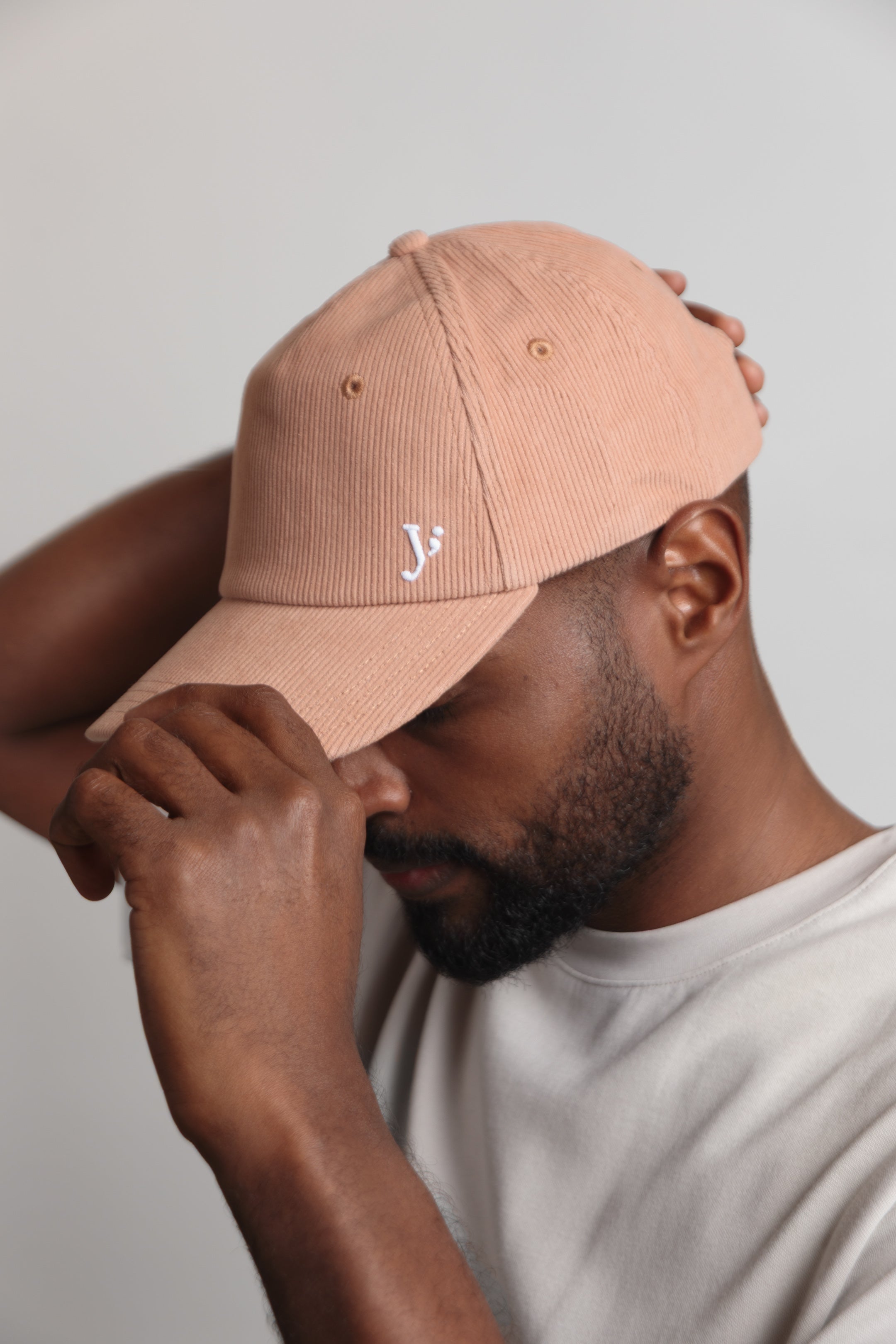 EMBROIDERED CORDUROY CAP