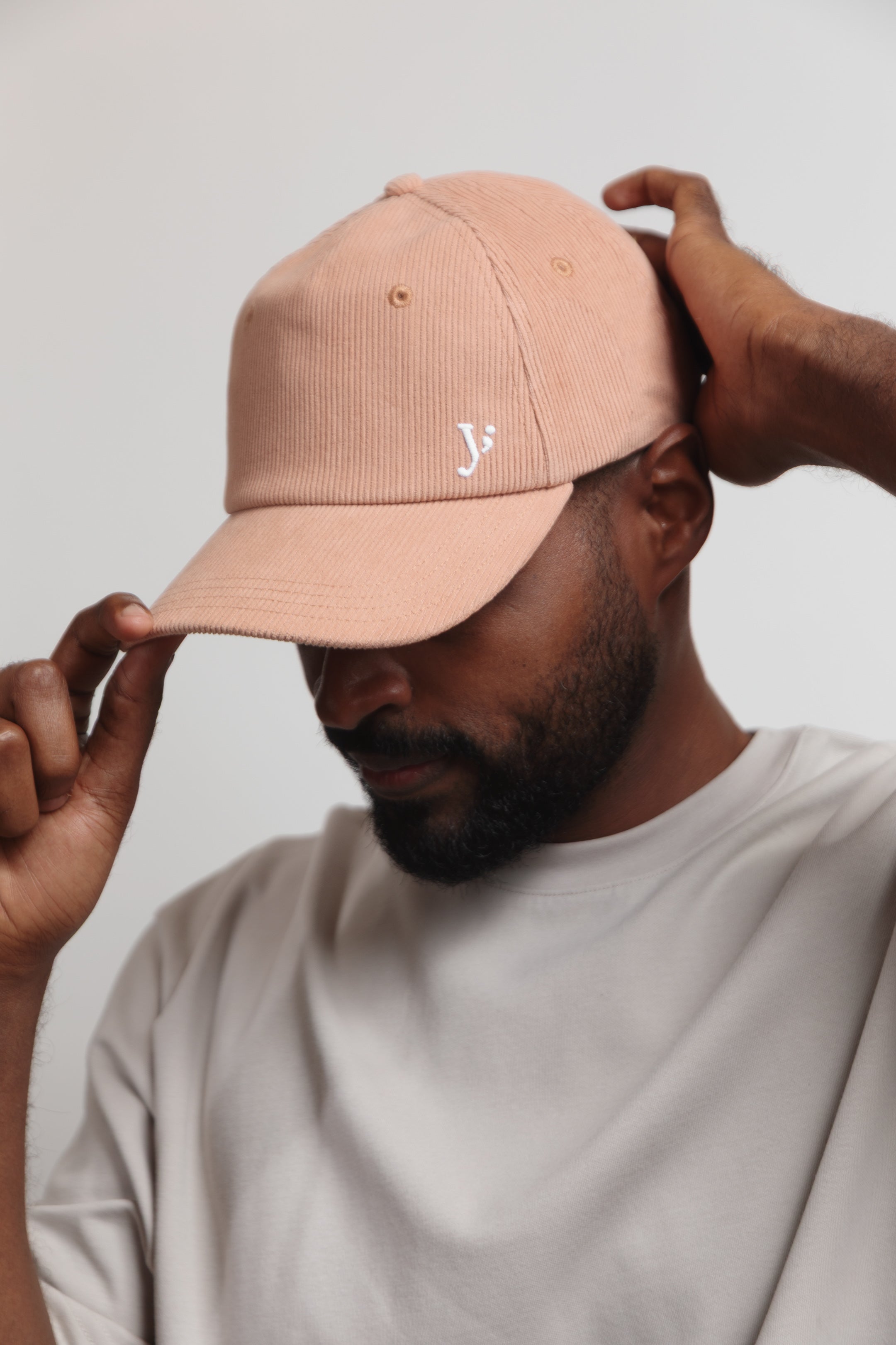 EMBROIDERED CORDUROY CAP