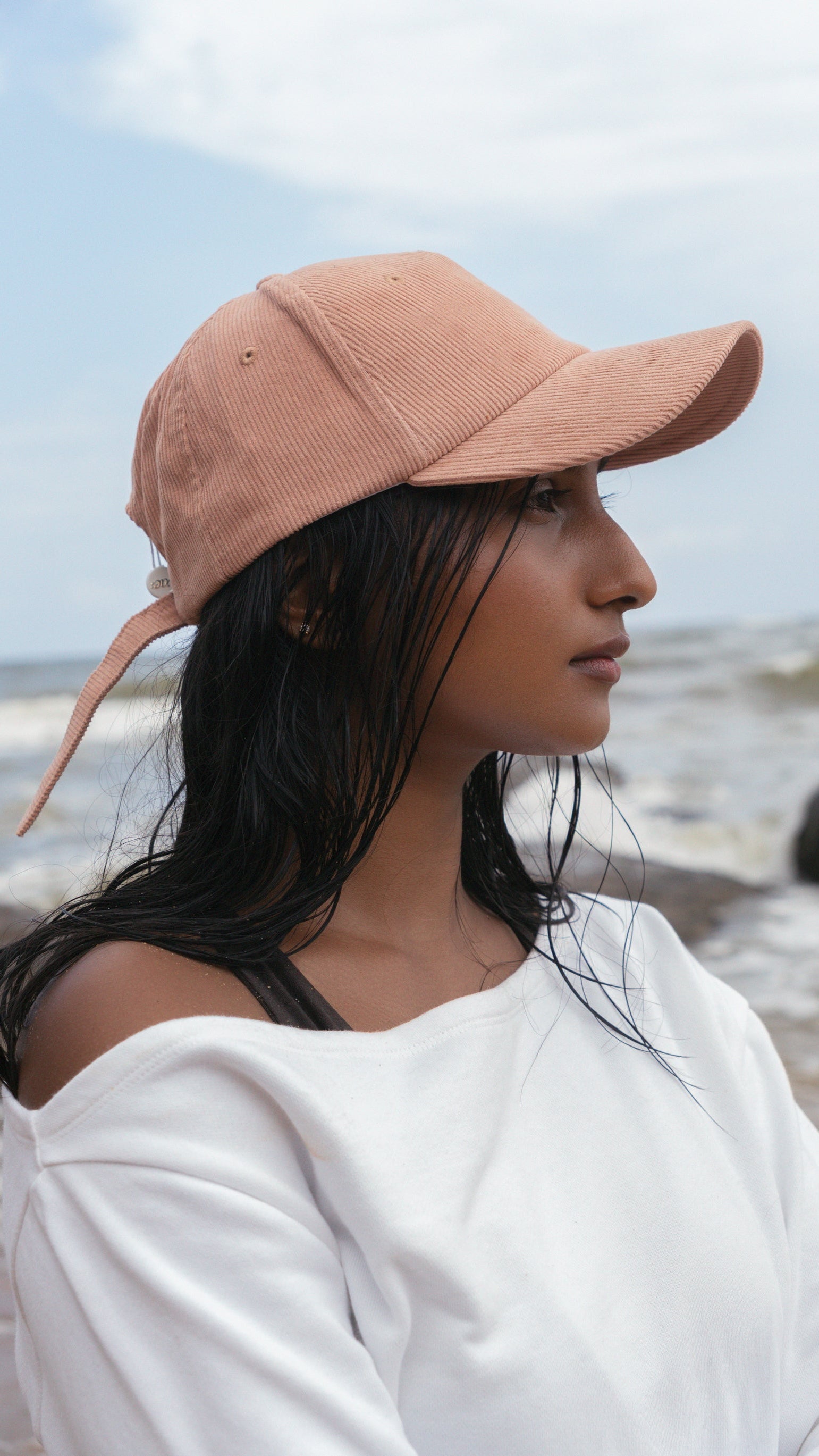 EMBROIDERED CORDUROY CAP